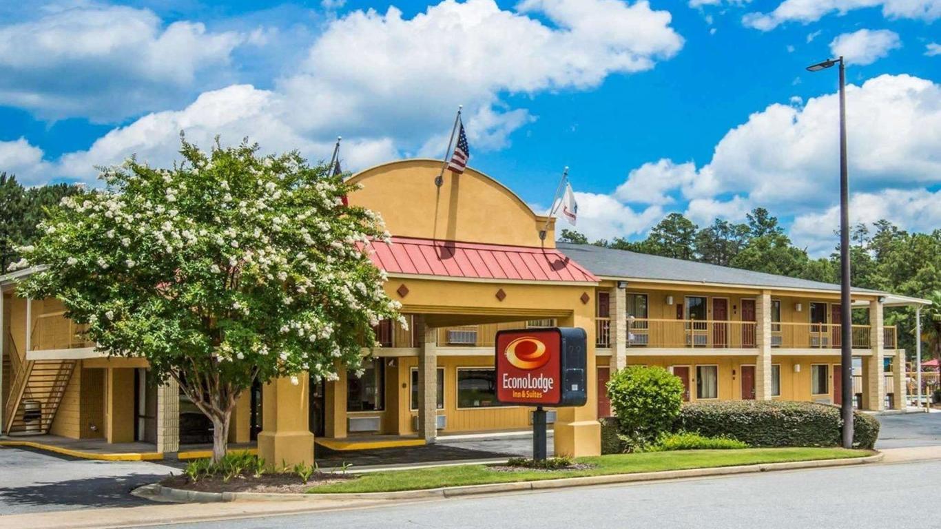 Econo Lodge Inn and Suites at Fort Benning
