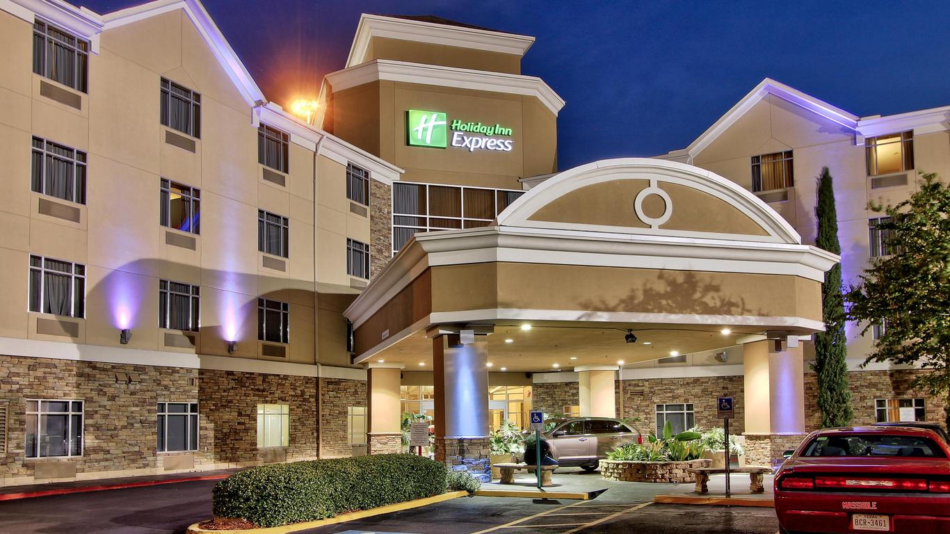Holiday Inn Express Hotel & Suites Houston-Downtown Conv Ctr, An IHG Hotel