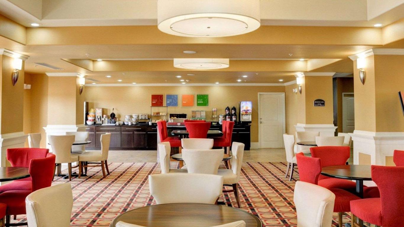 Comfort Inn and Suites